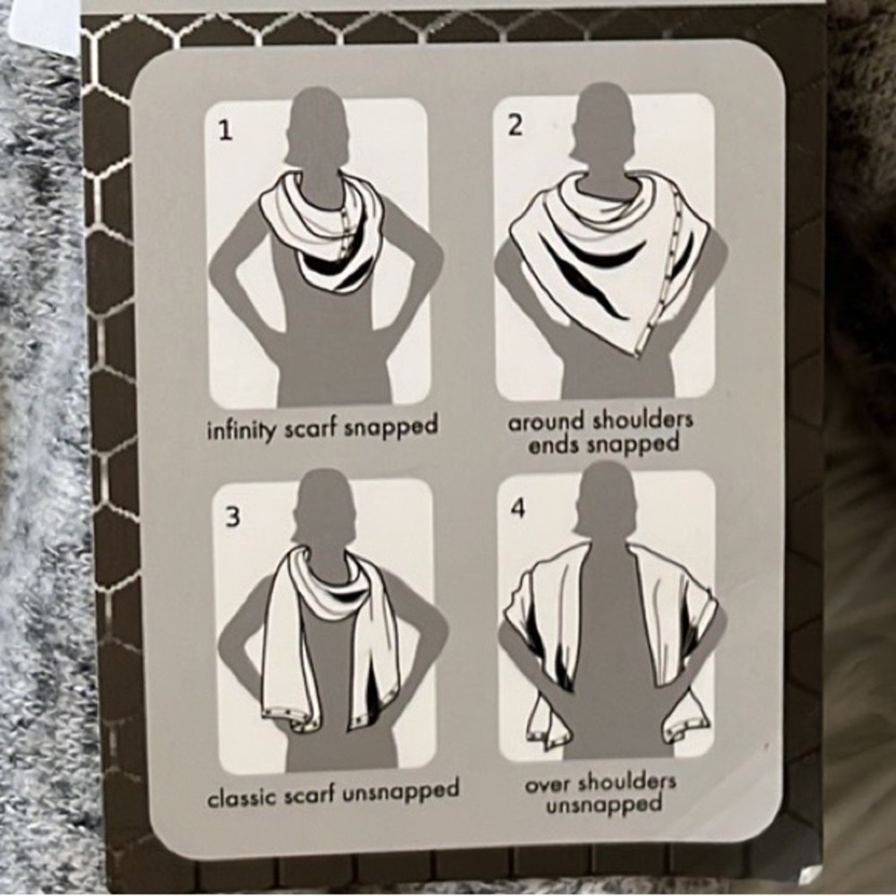FREE COUNTRY Women’s convertible scarf in Heather gray One size